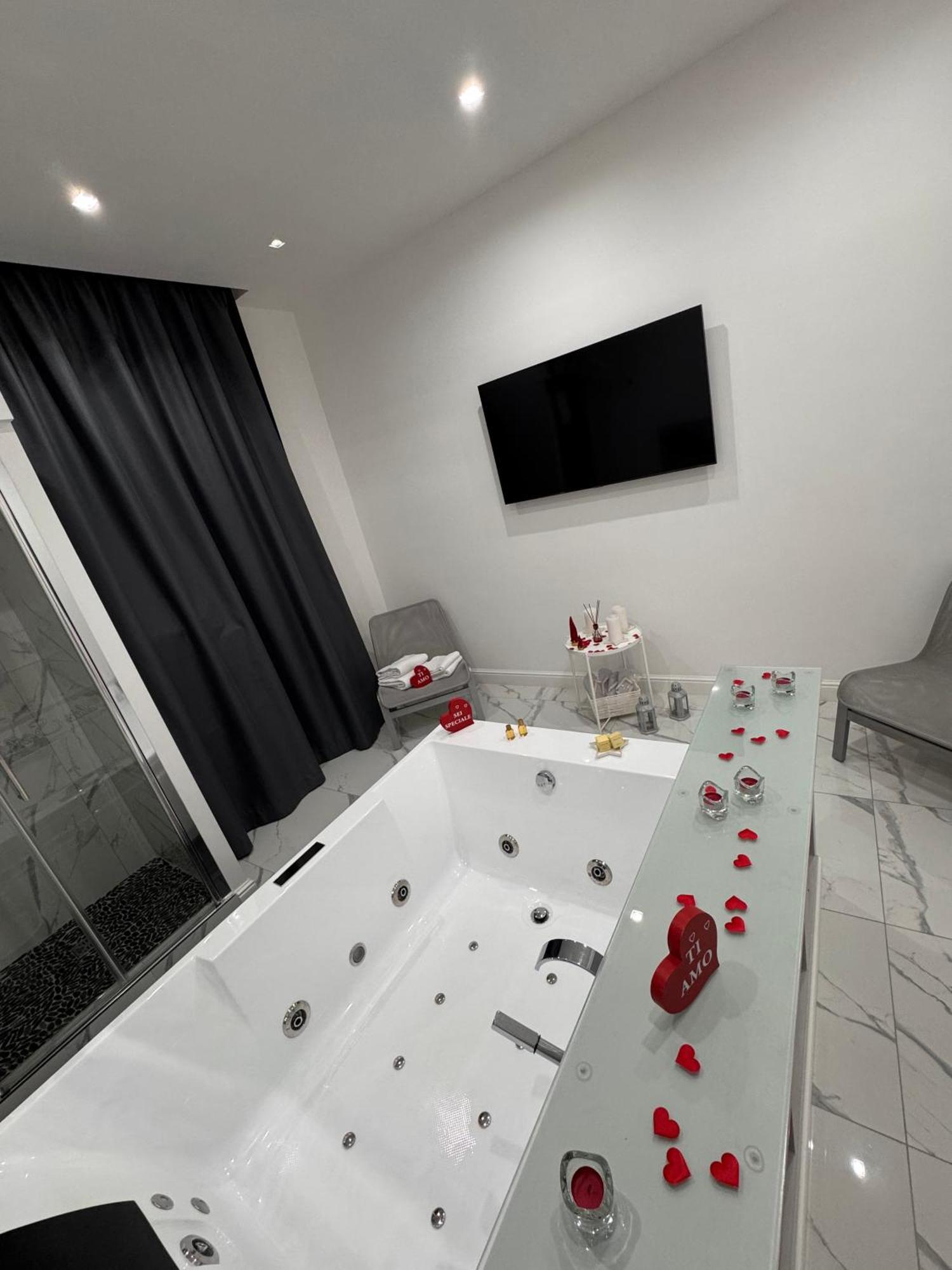 Lady Mary'S Luxury Suites Neapel Exterior foto
