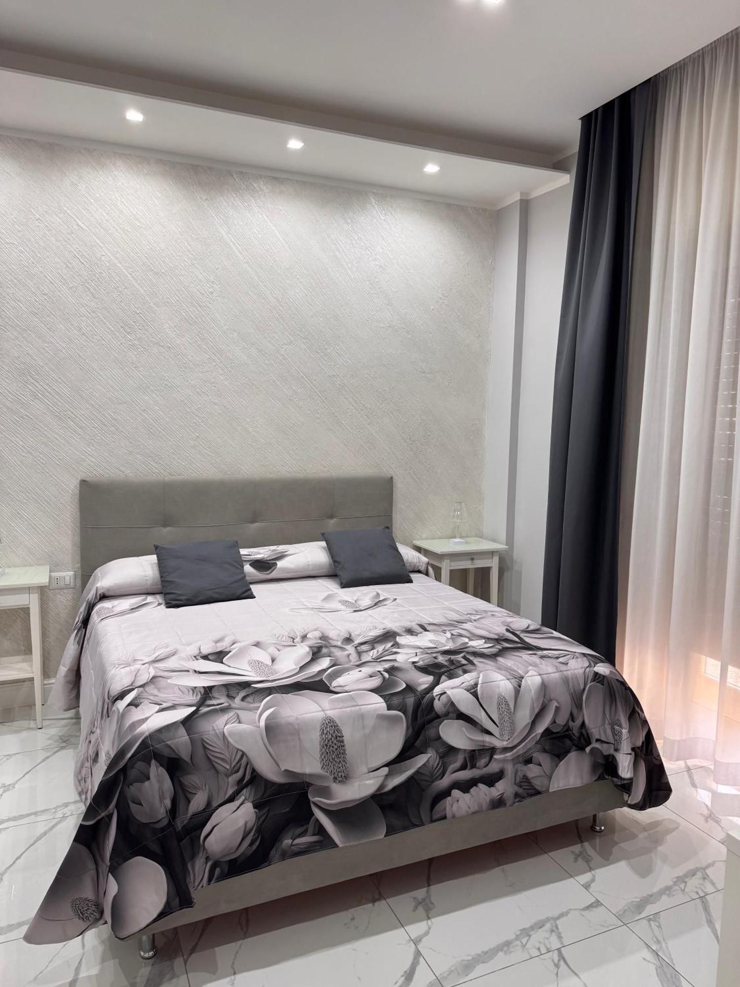Lady Mary'S Luxury Suites Neapel Exterior foto